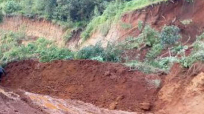 Several People trapped following a landslide in Kimende